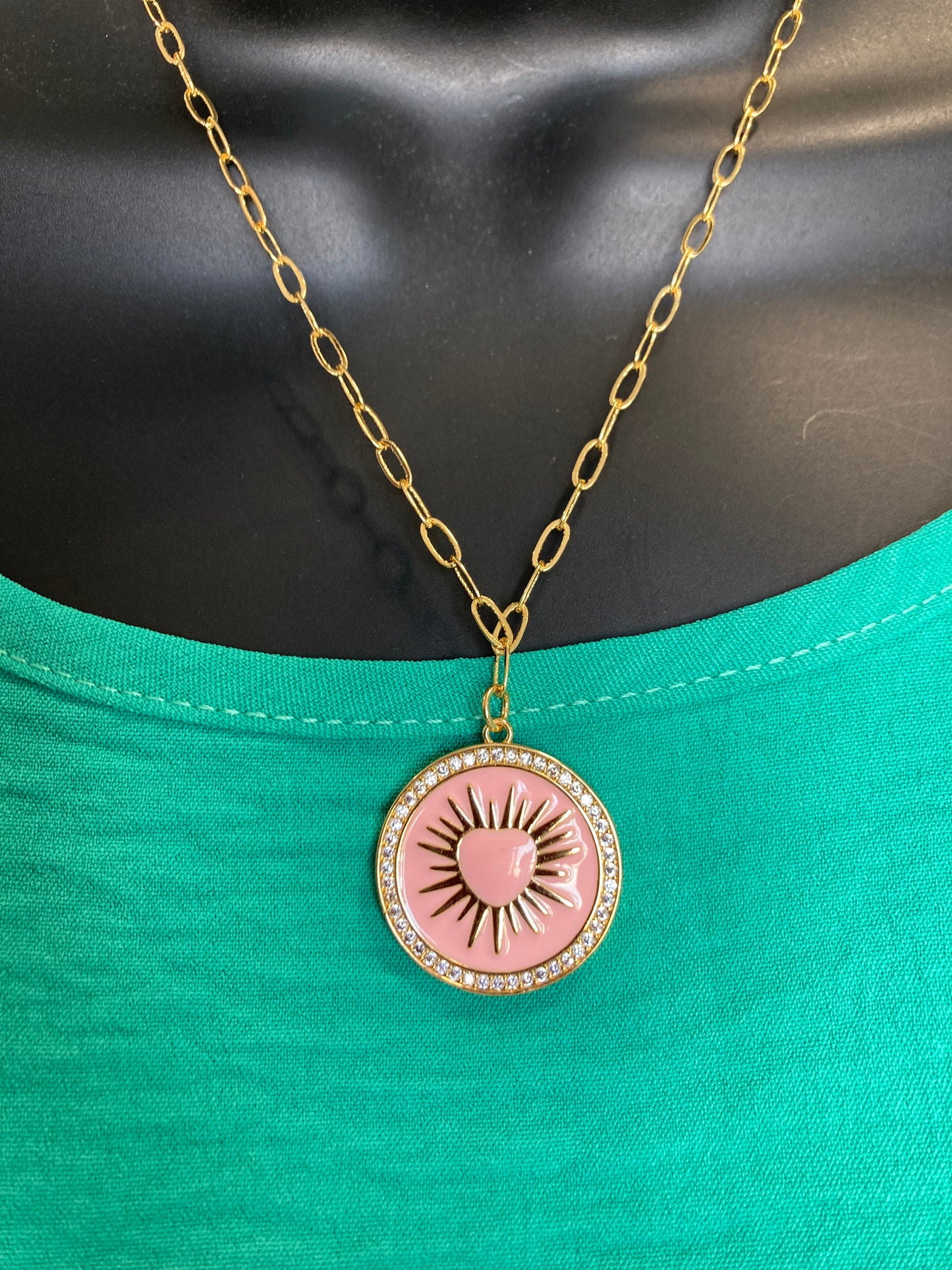 Pink pendant necklace