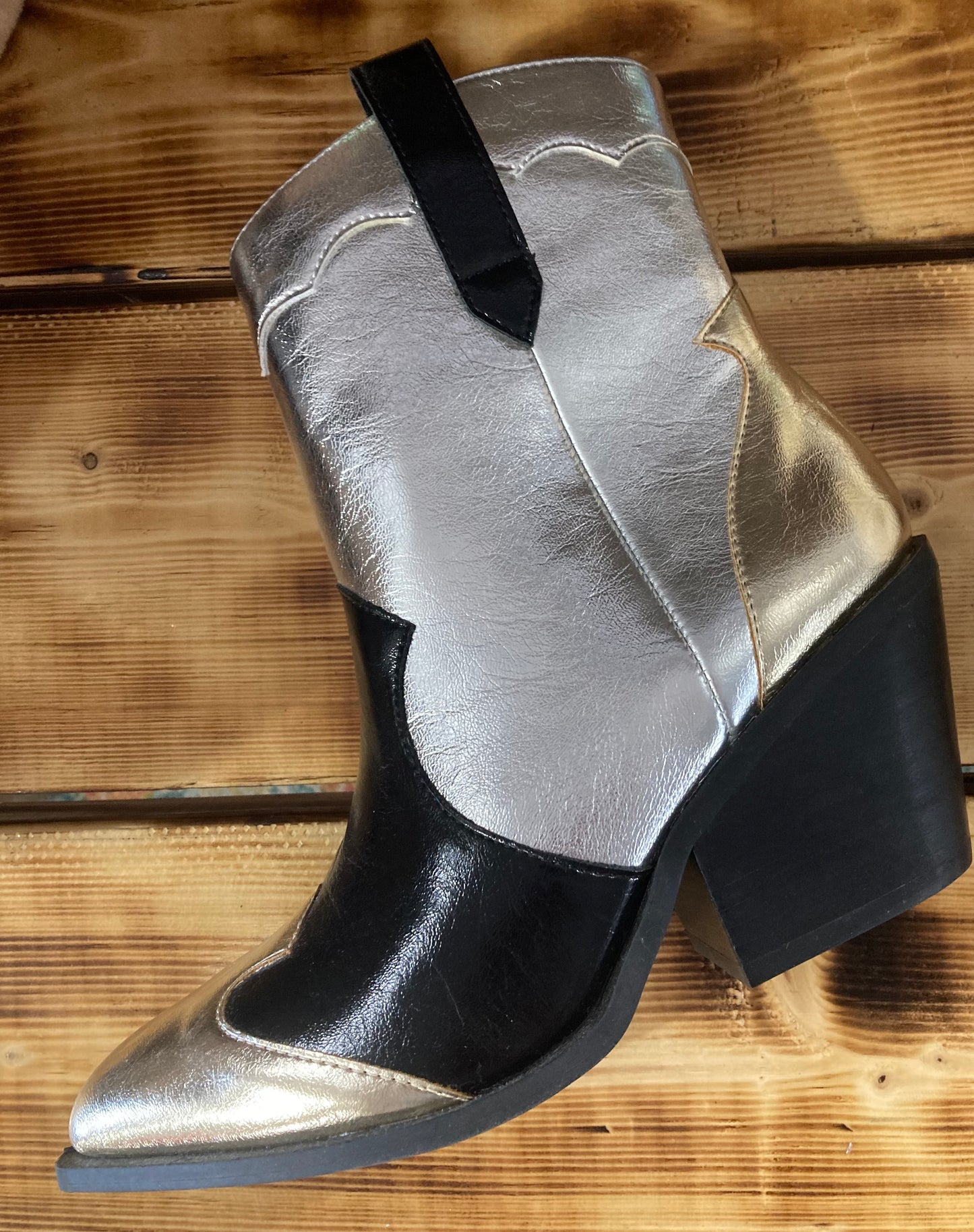 Mixed metallic boots